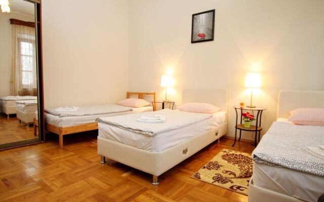 Hotel Life on Belorusskaya