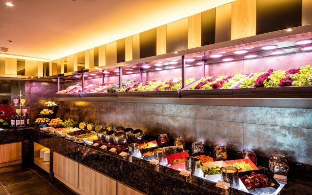 Fullon Hotel Taoyuan Airport Access MRT A8