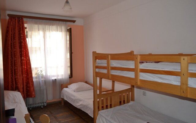 Center Hostel and Tours