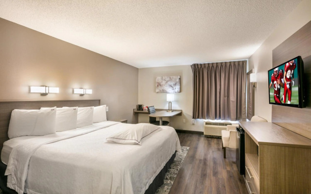 Red Roof Inn PLUS+ Boston - Logan