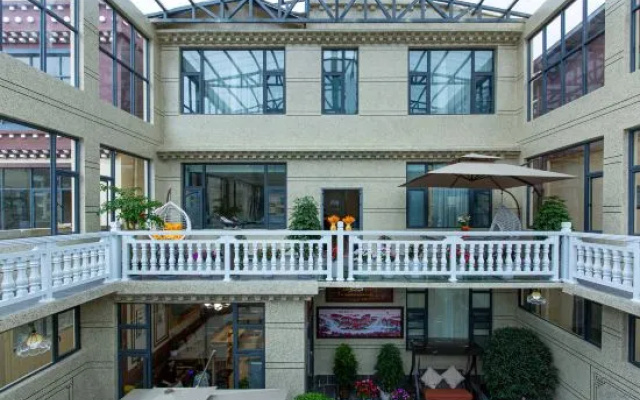 Lanbo Courtyard – Exterior – Shangri-La