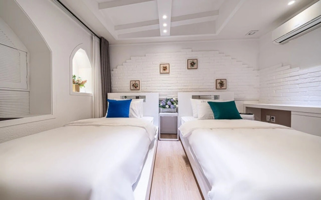 Seocho Toad Hotel