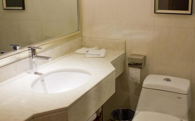 Eral Hotel