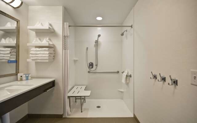 Hampton Inn & Suites Dallas/Plano-East