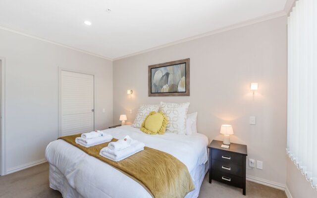 Luxury 3BR Waterfront Penthouse