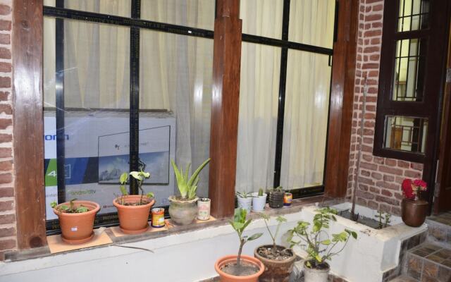 Tanani Newa Home - Makalu