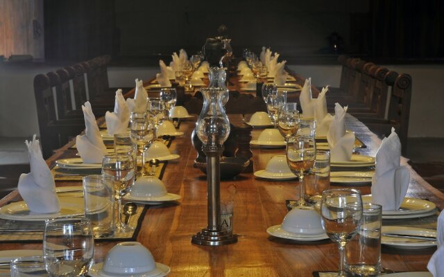 Pugdundee Safaris - Kanha Earth Lodge