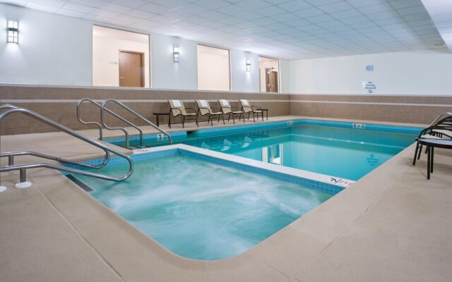 Holiday Inn Express & Suites Wyomissing by IHG