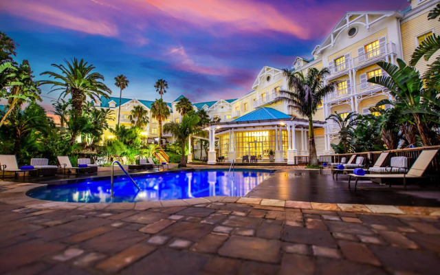 Hemingways Hotel