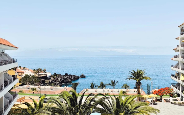 Apartment Edith - Ocean View Just Above the Beach