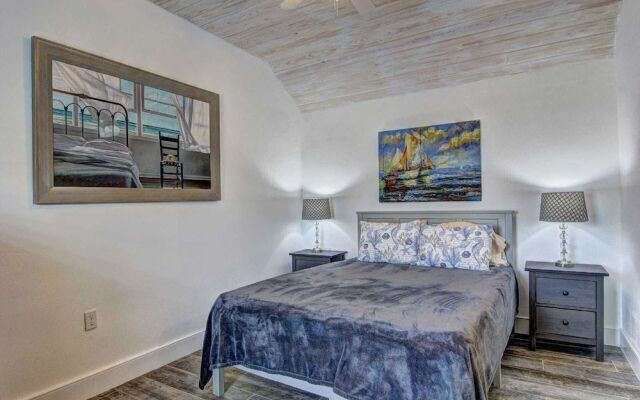 Coastal - 1 Br Home