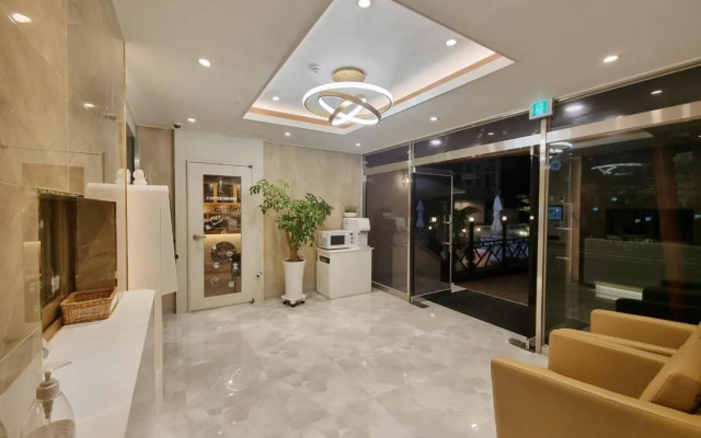 Trevi Hotel