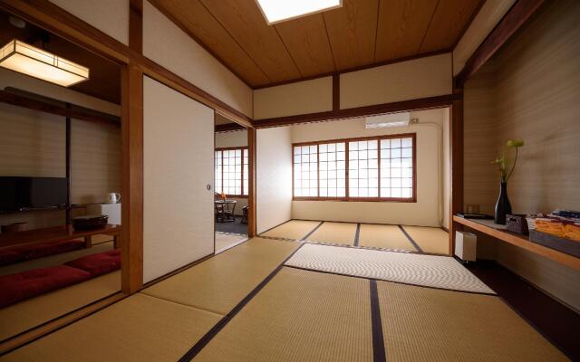 Yufuin Ryokan Okaeri