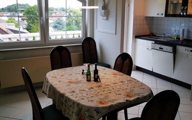 2 Schlafzimmer Nähe Uniklinik Homburg