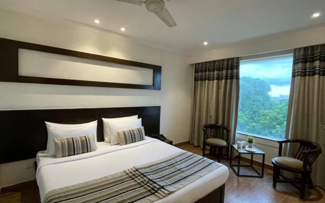 Royale Sarovar Portico Agra