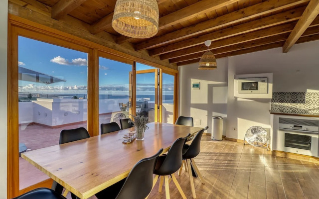 Special Home w Tropical Garden Near Seaside