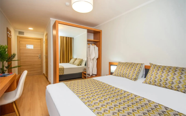 Orbi Palace Hotel Official