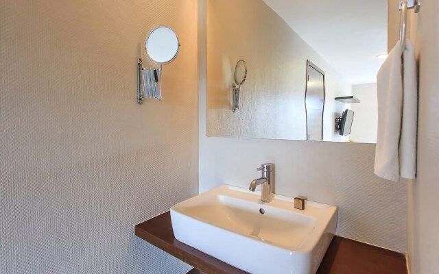 Plaza Paraiso by Playa Moments