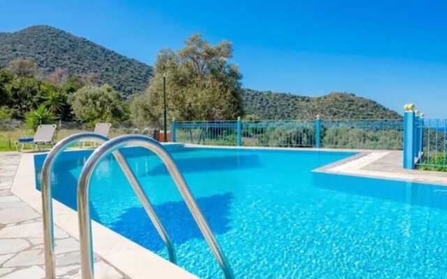 Luxurious Villa Kardi a Small Paradise