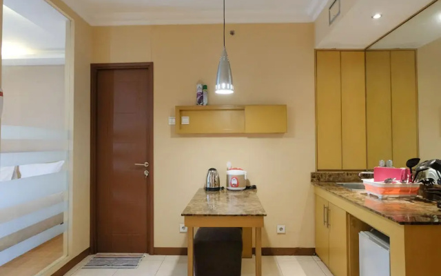 Modern Studio At Apartment Grand Setiabudi
