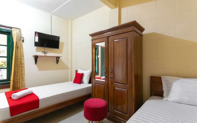 RedDoorz Syariah near Titik Nol Yogyakarta