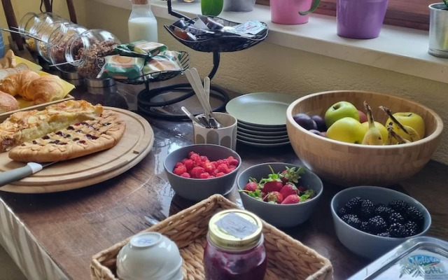 Lo Noyer Et Les Roses