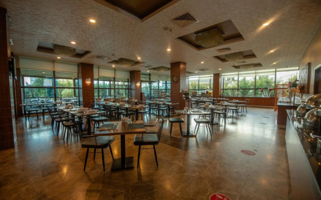 Grand Hotel And Convention Centre Karaman
