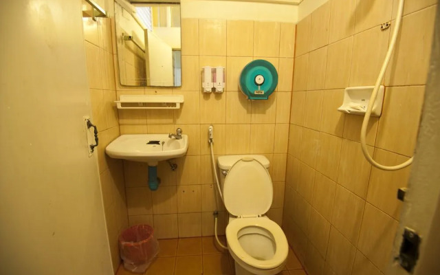 Phi Phi October House
