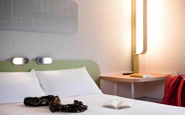 ibis budget Pontault Combault RN4 Marne la Vallée