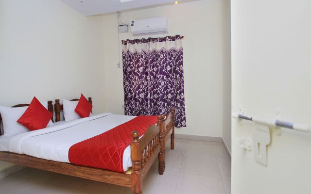 OYO 11358 Home Compact 2BHK Near Promenade Beach