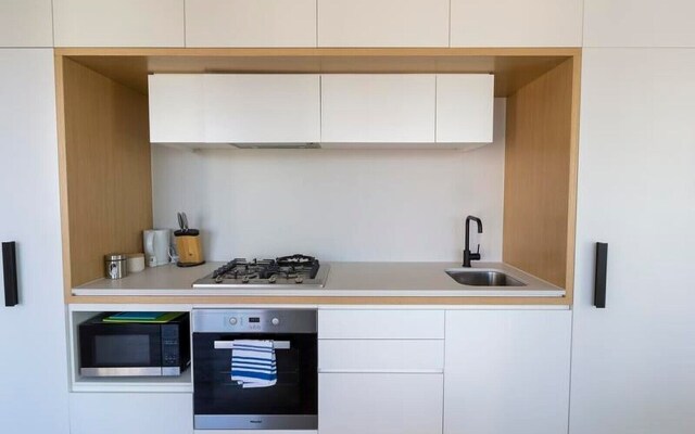 Docklands Waterfront 1006PR 2 Bed Free Wifi