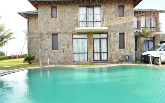 C & I Beach Hotel