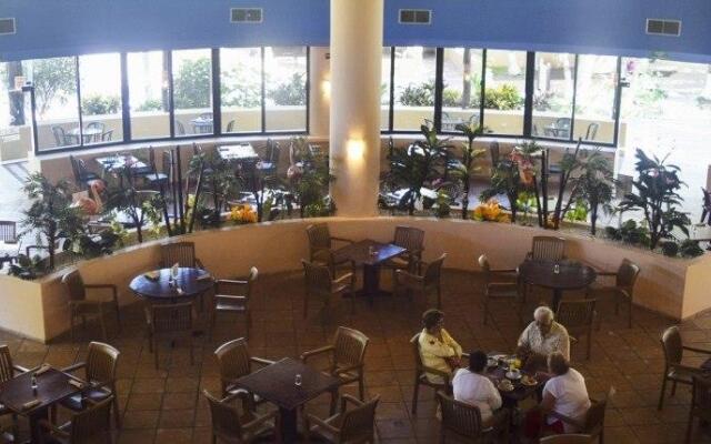Reef Yucatan Hotel and Convention Center All Inclusive