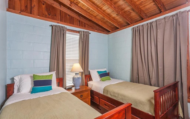 Seashell 3 Br Home by RedAwning