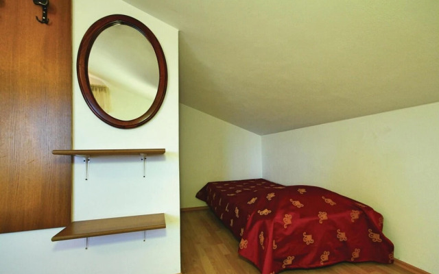 Amazing Home in Tar-vabriga With Wifi and 2 Bedrooms