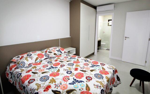 1086 - Apartamento Térreo Com Jacuzzi no Centro de Bombinhas