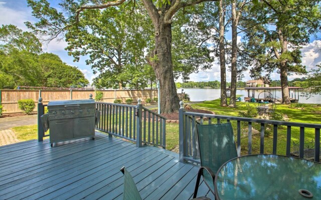 Deck, Boat Slip + Views: Lake Hamilton Cabin!