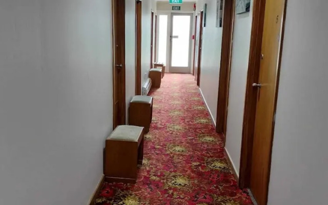 White Horse Inn Restaurant & Motel