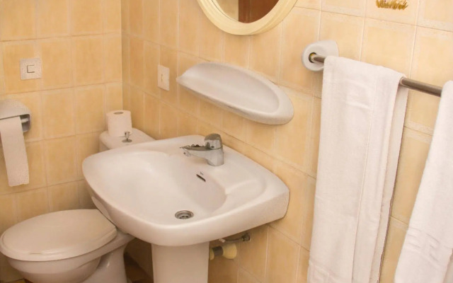Apartamentos Monac Beach