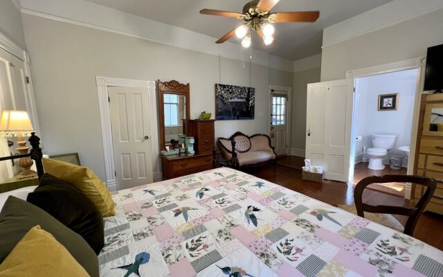 Brackenridge House Bed & Breakfast