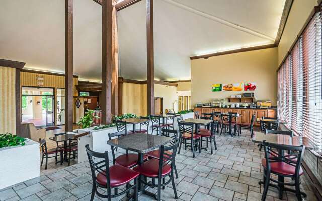 Quality Inn & Suites Frostburg - Cumberland