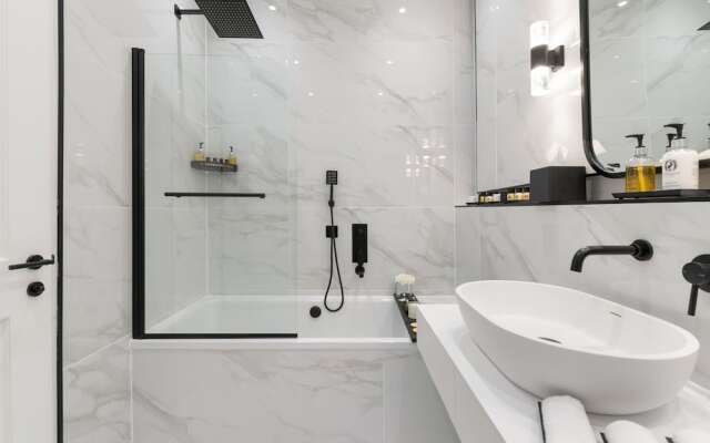 Luxury Georgian City Retreat - Hot Tub - Patio