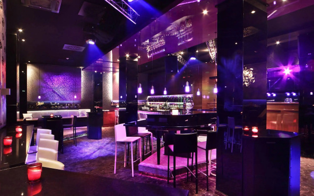 City Avenue Hotel by HMG