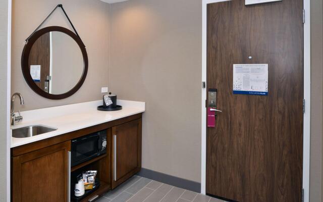 Hampton Inn & Suites Adrian