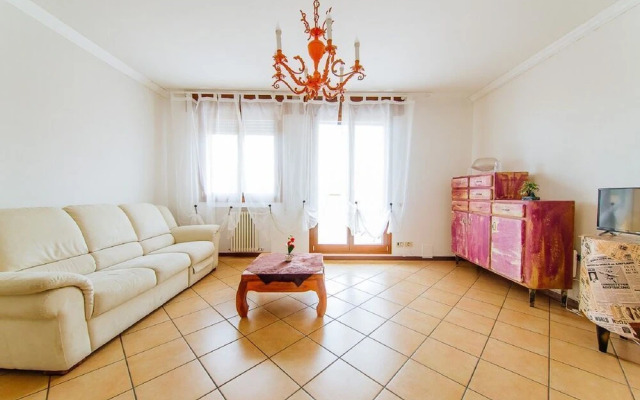 Romy charmy flat