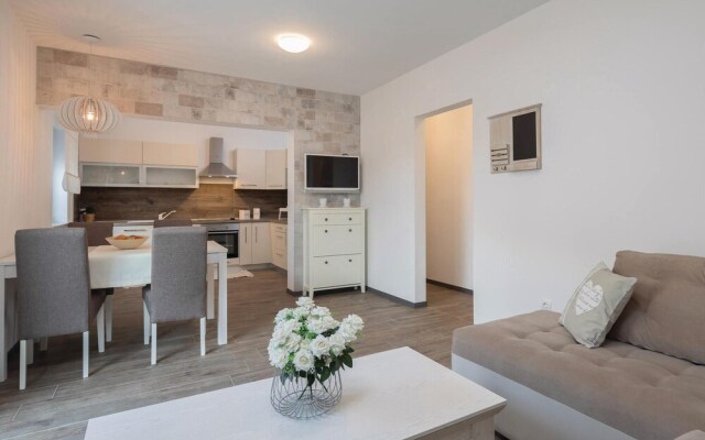 Nice Home in Pag with Hot Tub, WiFi & Sauna