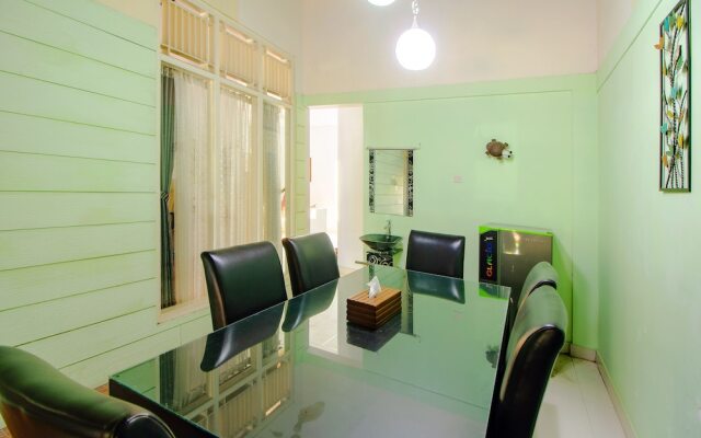 OYO 1355 Griya Wismono Homestay