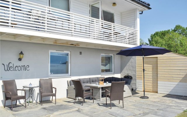 Stunning Apartment in Strandebarm With 2 Bedrooms and Wifi