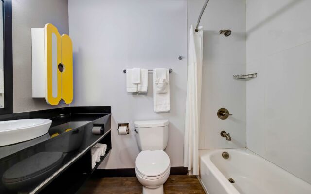 Studio 6 Arlington, TX - South - Dallas