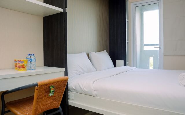 Comfy Studio Green Pramuka Apartment with City View